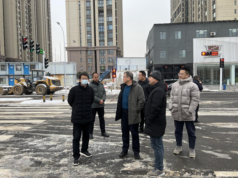 华球公司总经理助理黄志澎到市政道路项目检查指导工作